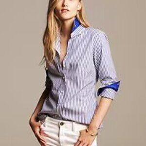 Banana Republic Women's Blue Striped Button Down Shirt